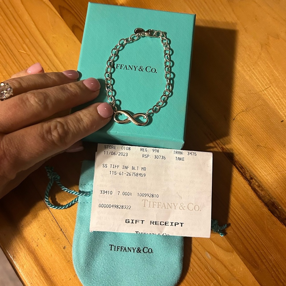 Tiffany & Co Infiniti Bracelet 💗
